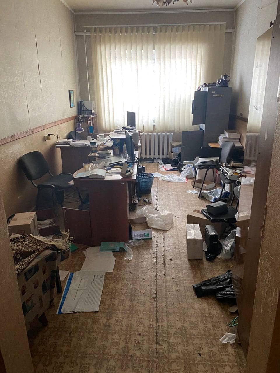 Окупанти обікрали відділок поліції Харківської області: винесли обігрівачі і канцелярію